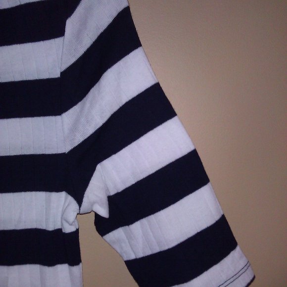 Old Navy white & Blue stripe 3/4 sleeve shirt S - Picture 7 of 7